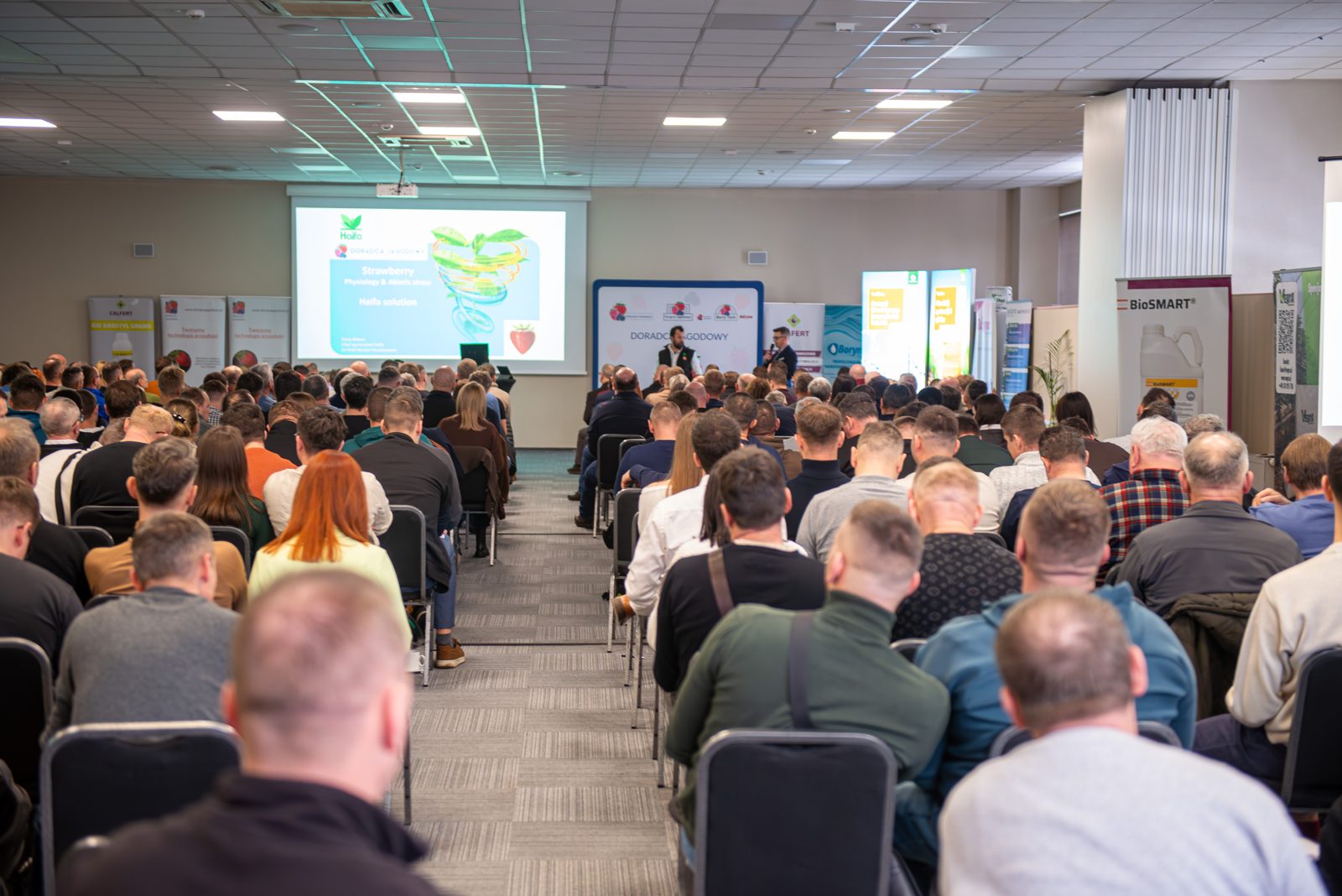 Pełna sala na Kongresie Jagodowym 2026